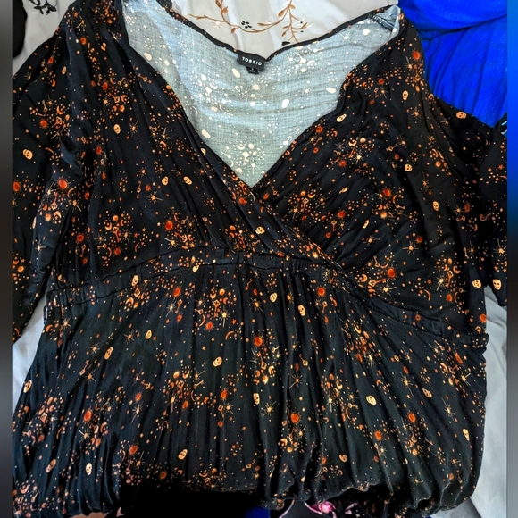 Torrid skull wrap peplum blouse - Picture 2 of 2